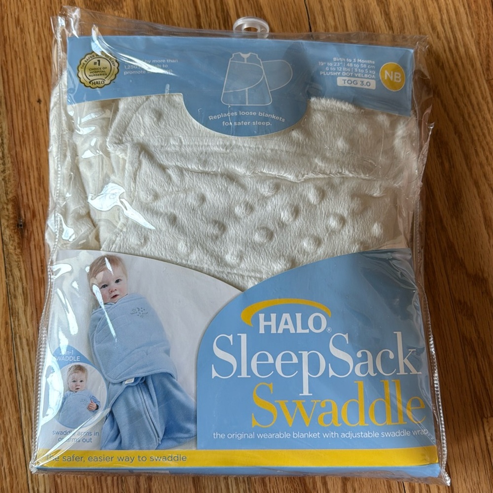 NIB - Halo Sleep Sack Swaddle - Plushy Dot Cream